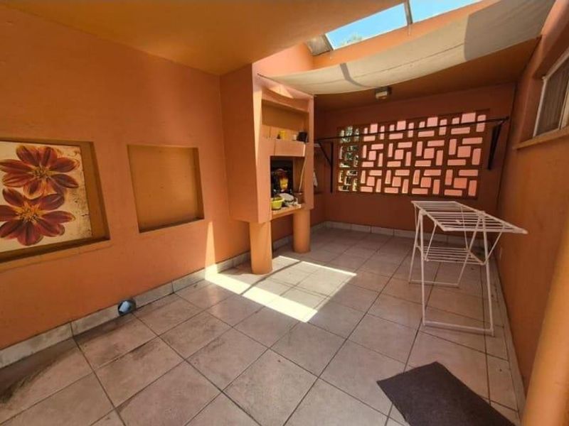 3 Bedroom Townhouse for Sale in Brackendowns -Alberton - Photo 3