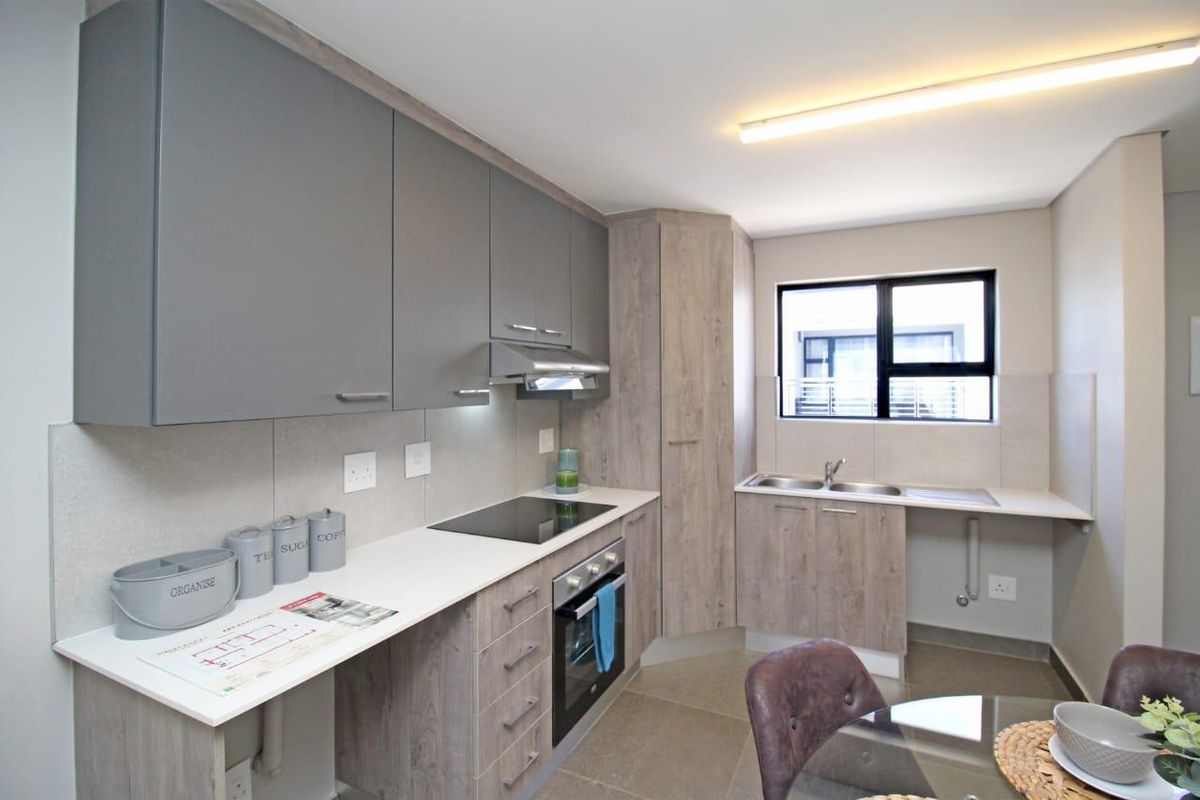 A  Modern 2 bedroom Apartment - Photo 4