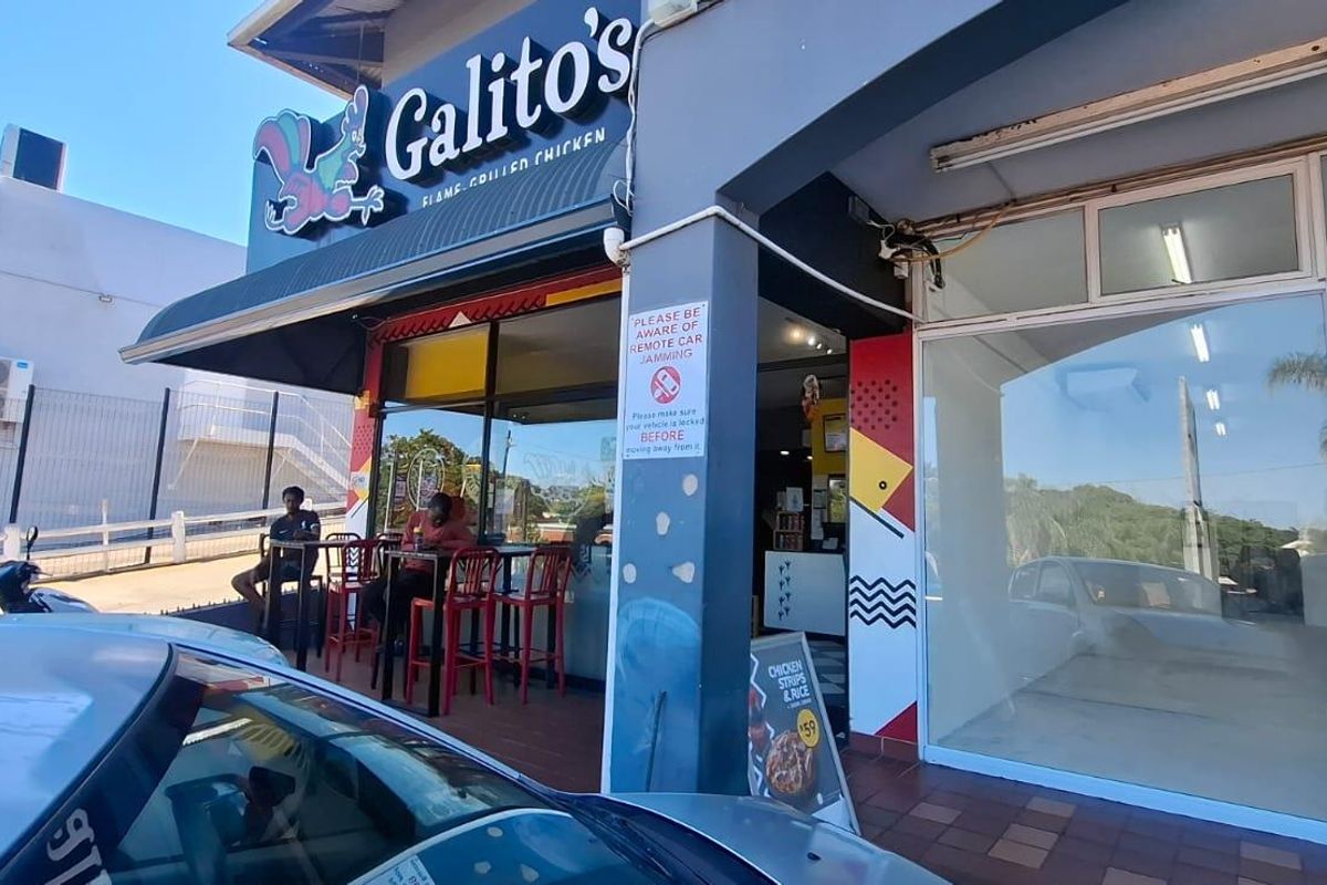 "Umhlanga Rocks Retail Gem – Perfect for Your Business!" - Photo 3