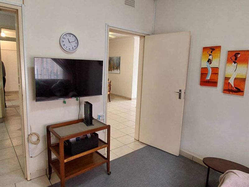 Family entertainer with large flat - Photo 6