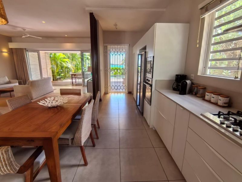 BEACHFRONT VILLA - Photo 6