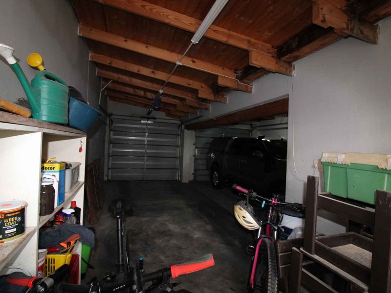 Neat as a pin Family home - Photo 7