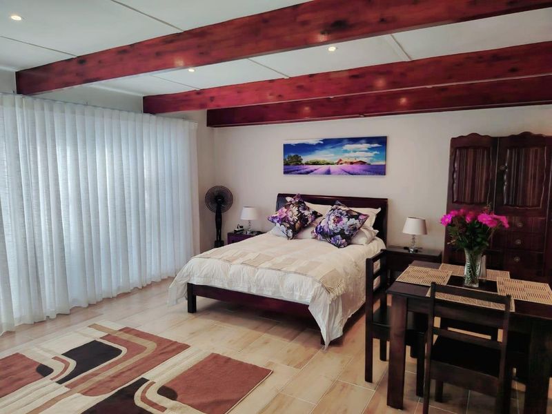 Elegant Furnished Garden cottage in Milnerton - Photo 5