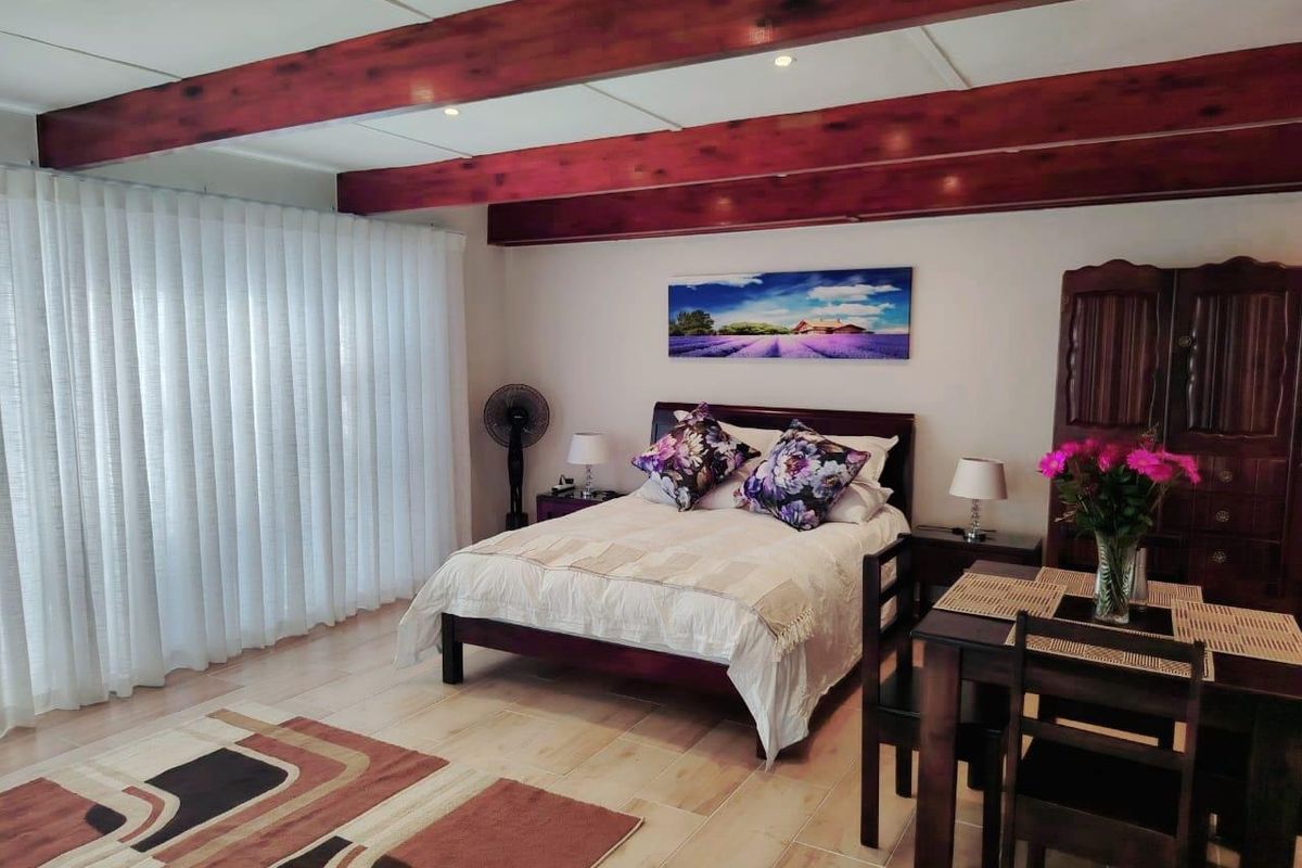 Elegant Furnished Garden cottage in Milnerton - Photo 5
