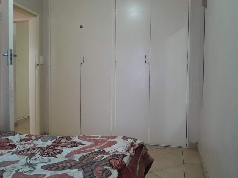 Price Adjustment Don't Miss Out -1st floor 3 Bedroom Klinker Brick Townhouse for sale in Brackendowns, will look at all reasonable offers - Photo 10