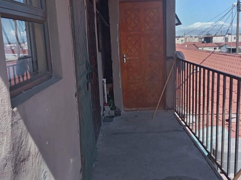 Semi-Detached Property with Investment Potential - R650,000* - Photo 5