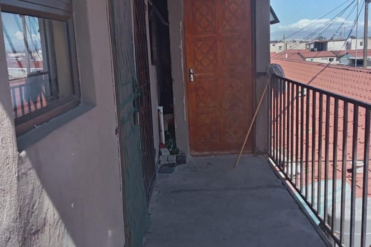 Semi-Detached Property with Investment Potential - R650,000* - Photo 5