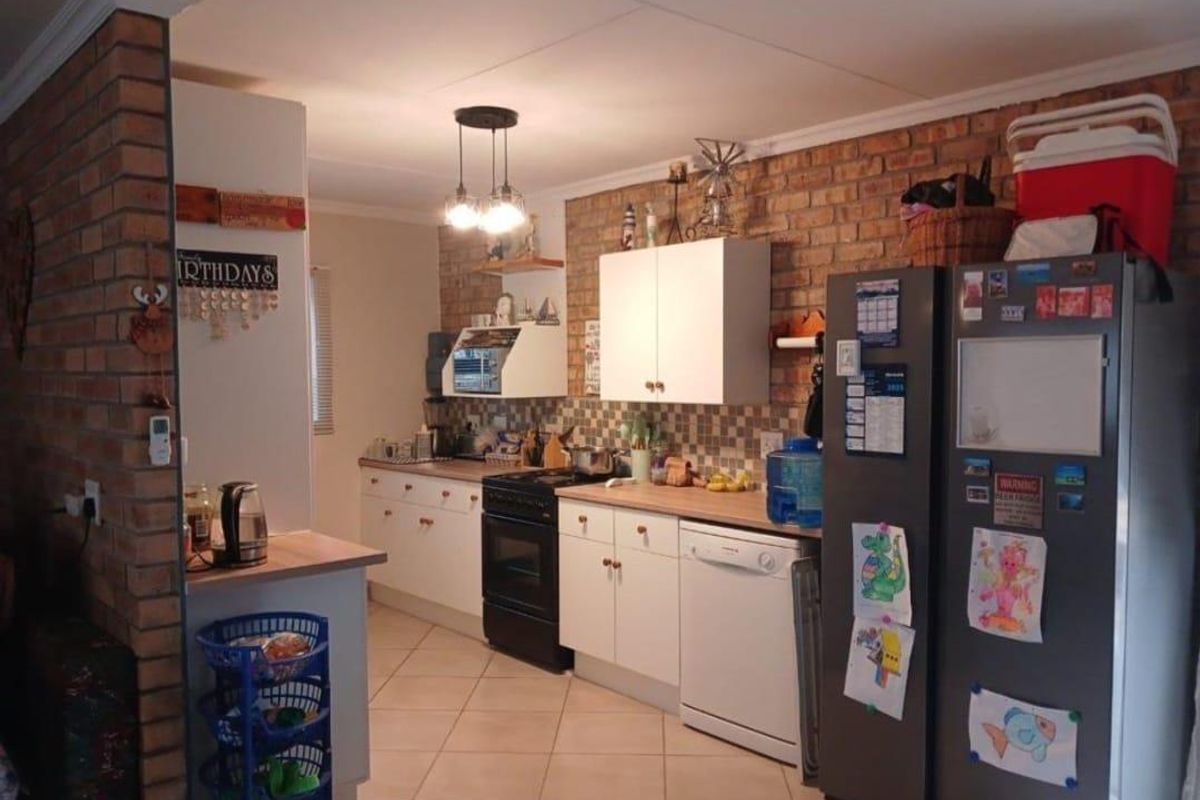 Immaculate Design Meets Modern Comfort in Your New Home - Photo 4