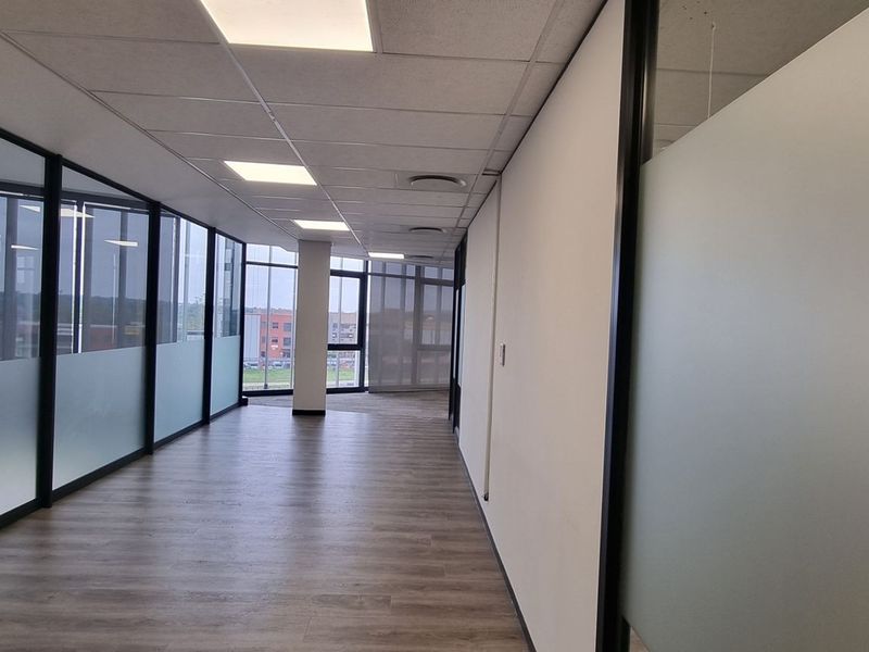 1 056m2 Irene Centurion Office To Let - Photo 8