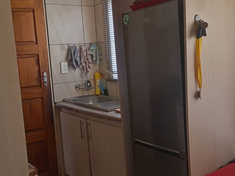 Affordable 2-Bed Home in Mahube Valley, Close to Amenities - Photo 8
