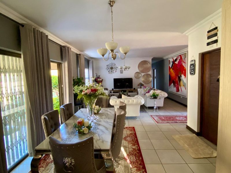 Perfect Family Home - Photo 7