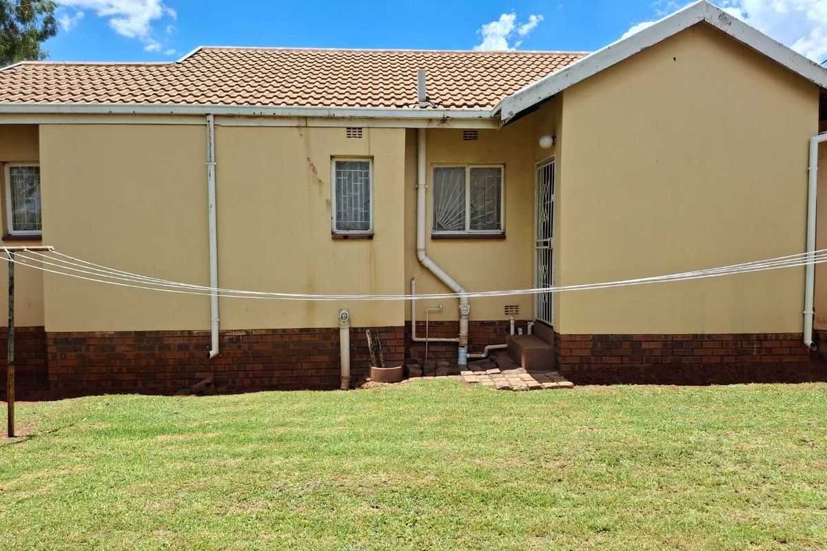 Coy 3 bed house for Beginners next to a primaryschool - Photo 5