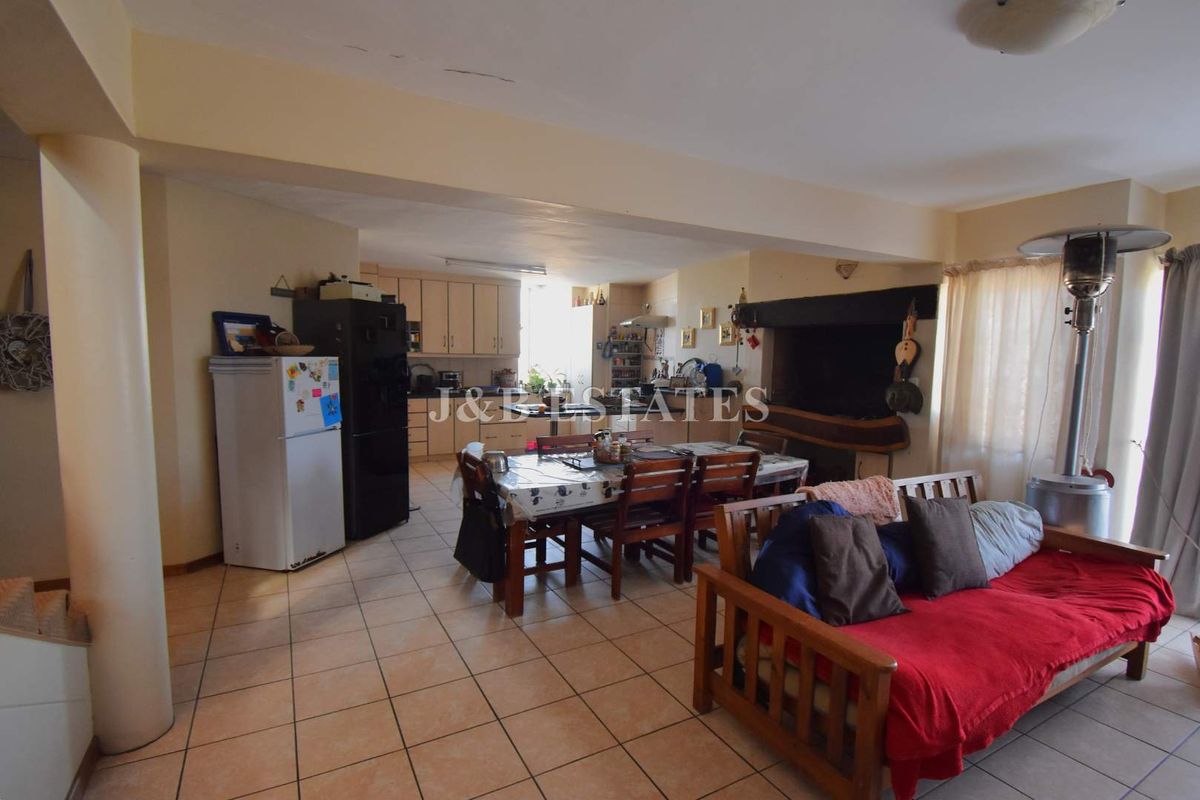 Double-Storey Family House - Photo 4