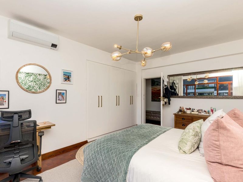 Bright, Spacious 2-Bedroom Apartment - Photo 9