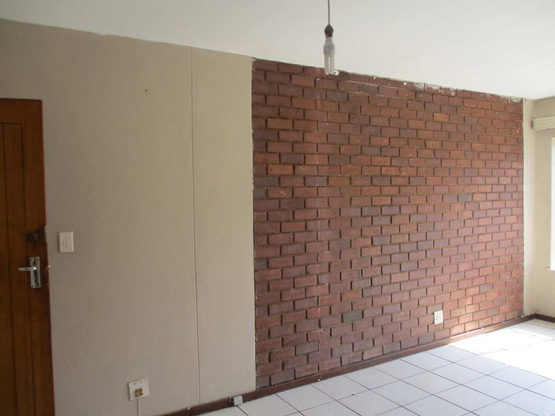 2 BEDROOM FLAT TO RENT IN BALREA PARK - Photo 5