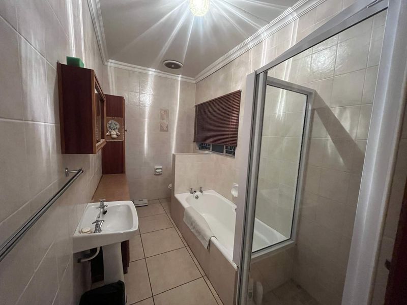 Lovely family home in a sought-after area. - Photo 4