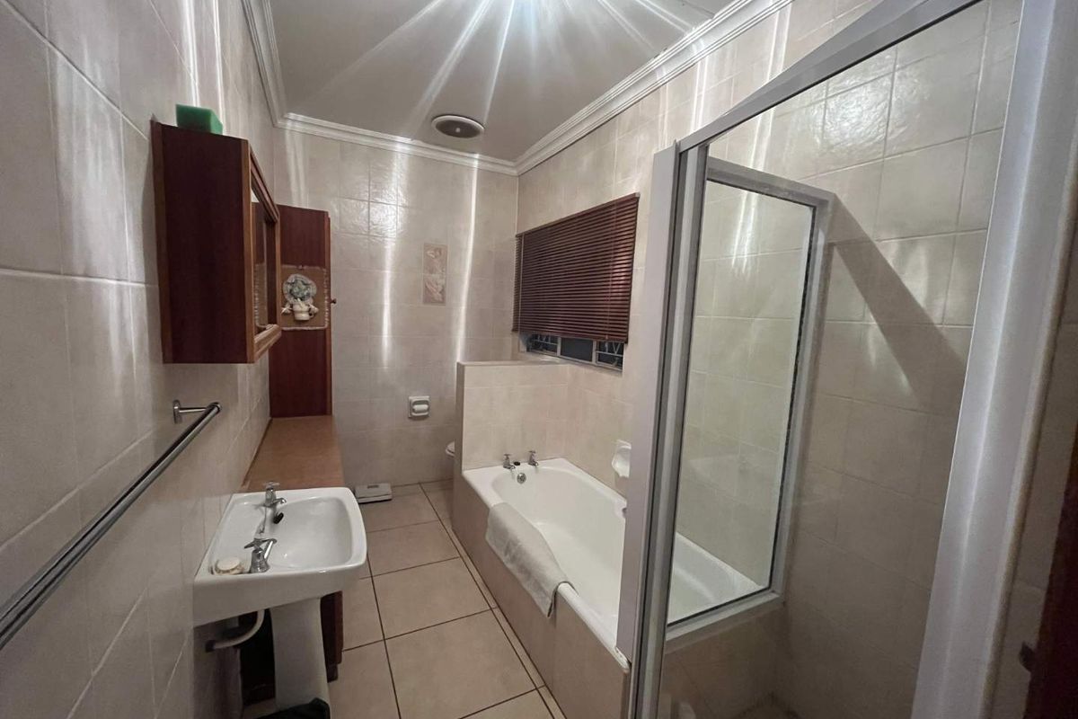 Lovely family home in a sought-after area. - Photo 4