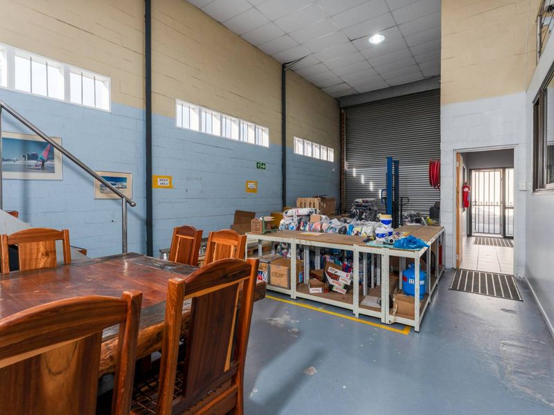 Prime Commercial Warehouse & Office Unit for Sale – Kingdom Park, Milnerton - Photo 7