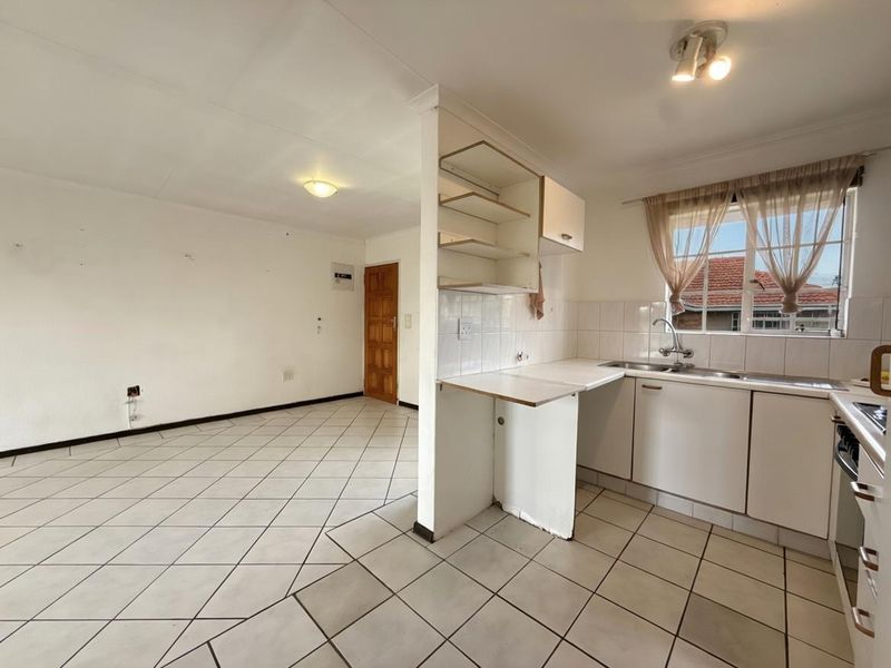 Unlock Value in Elarduspark: 2-Bed, 2-Bath Unit with Great Potential - Photo 10