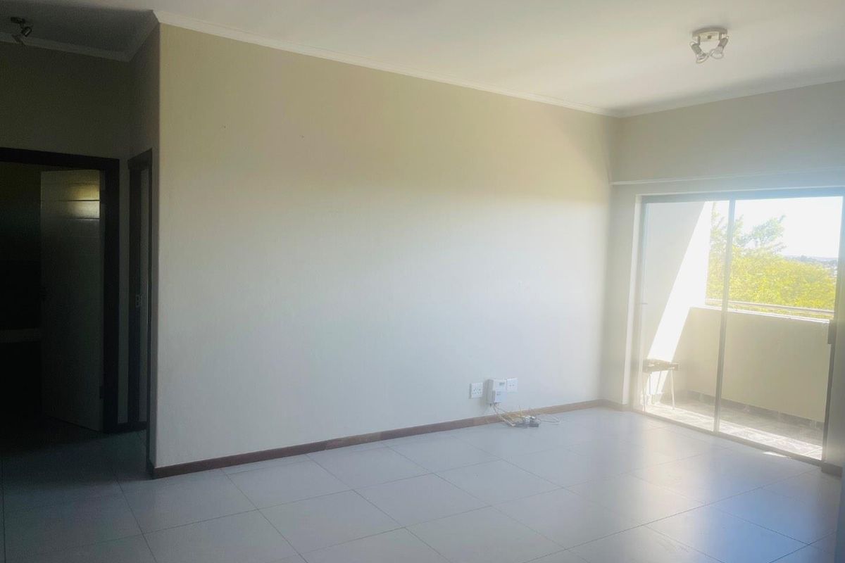 Luxurious 2 bedroom and 2 bathroom in Jackal Creek Golf Estate - Photo 2