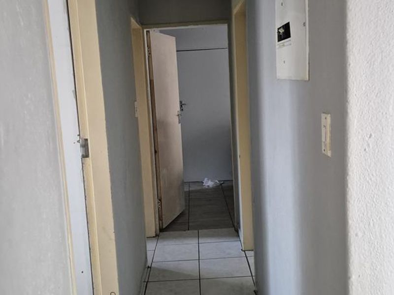 3 bedroom House to let in Lombardy West - Photo 5