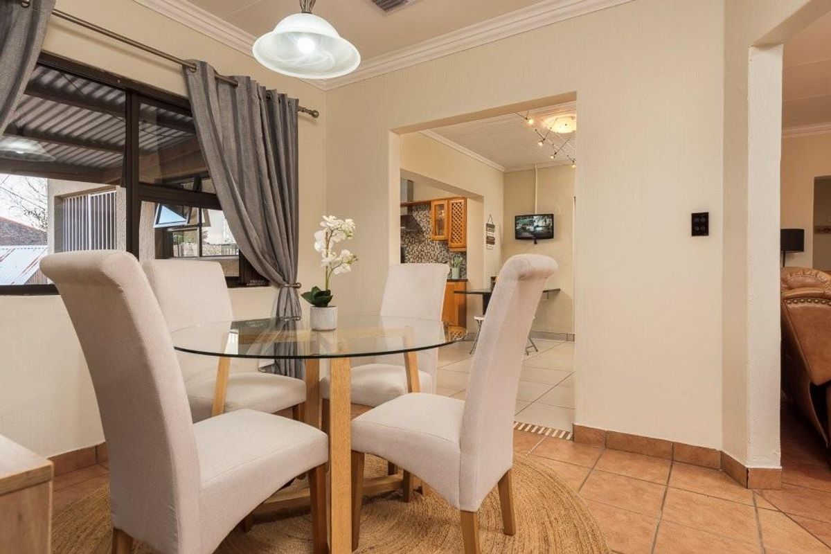 DESIGNED FOR MODERN FAMILIES, BUILT FOR LASTING MEMORIES - GLENVISTA - Photo 2
