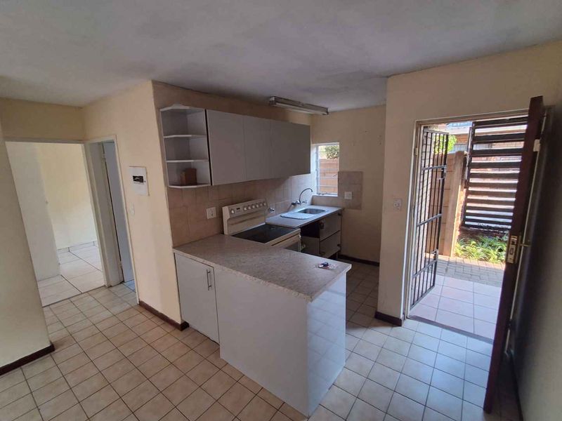 2 Bedroom Townhouse - Photo 3