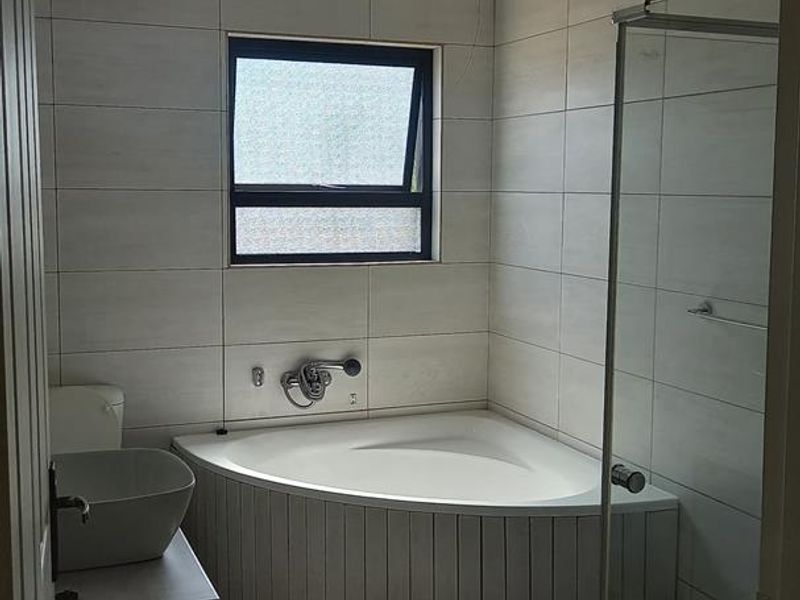 Modern Living - Photo 7