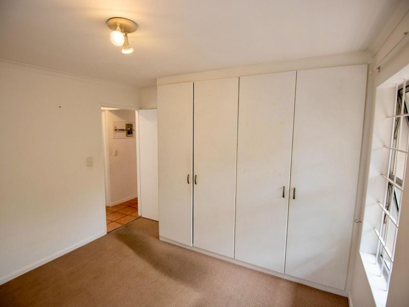 2-Bedroom Apartment in Leeuwendal Complex - Photo 8