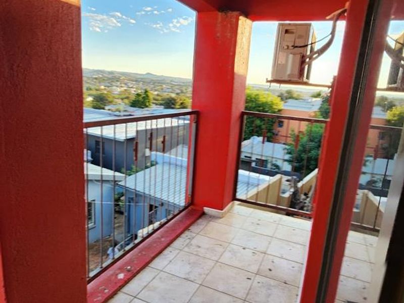 Spacious 4-Bedroom Family Home with Flatlet in Dorado Park | N$ 2 550 000 excluding costs - Photo 9