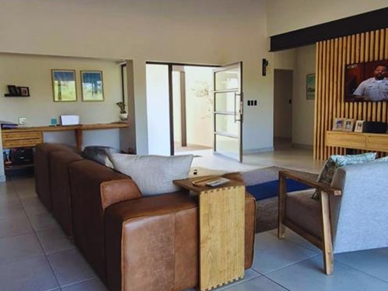 STYLISH FURNISHED HOME TO RENT IN ZANDSPRUIT MANOR - Photo 4