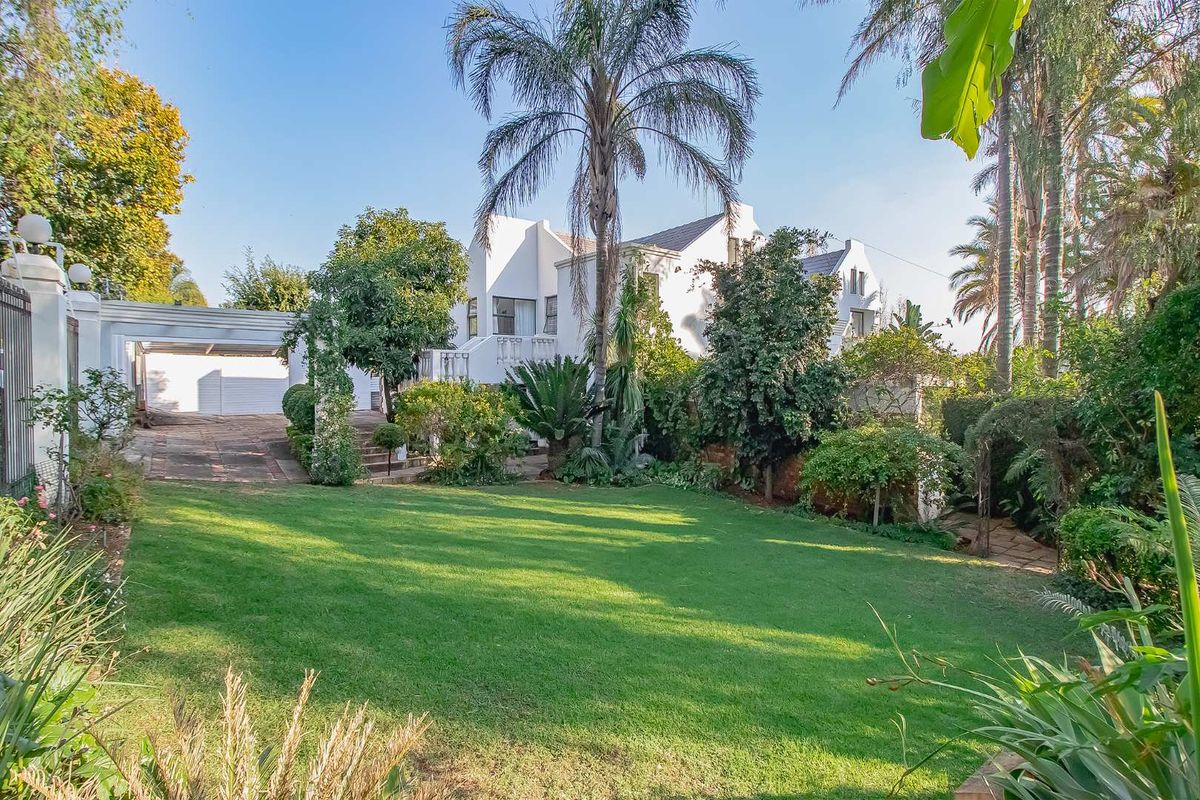 Large Cape Dutch style home in Sterrewag. - Photo 3