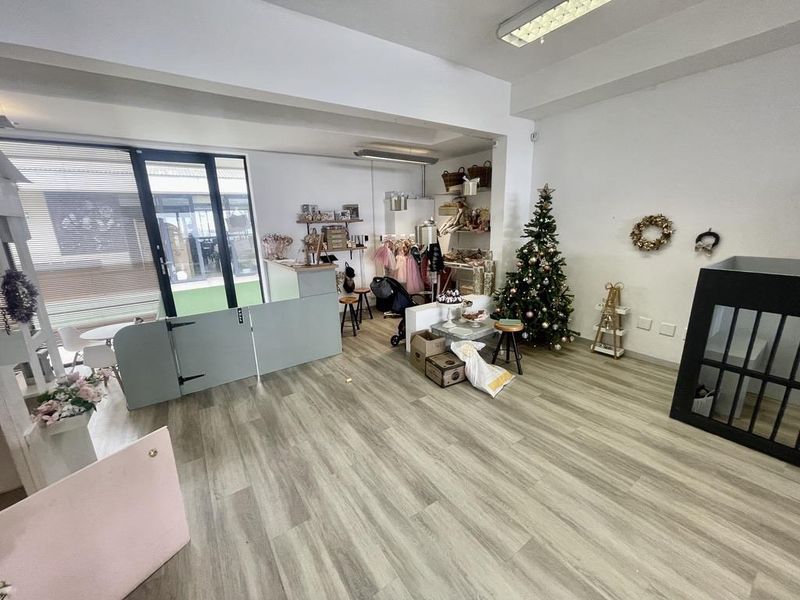 Hendra - 175 m2 First-Floor Commercial Unit To Let – Durban North - Photo 5