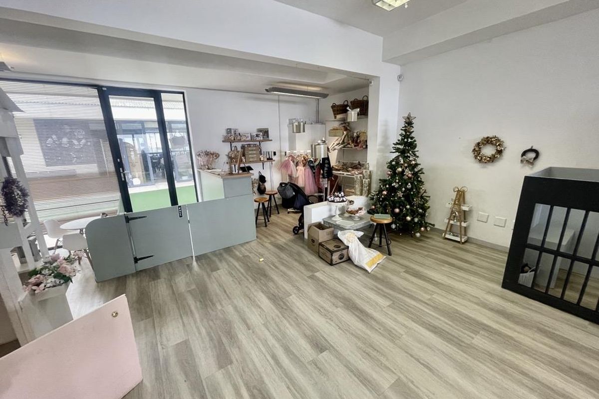 Hendra - 175 m2 First-Floor Commercial Unit To Let – Durban North - Photo 5