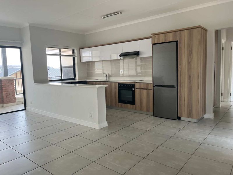 Modern Top-Floor 2-Bedroom Apartment To Rent in a Popular Balwin Estate - Photo 6