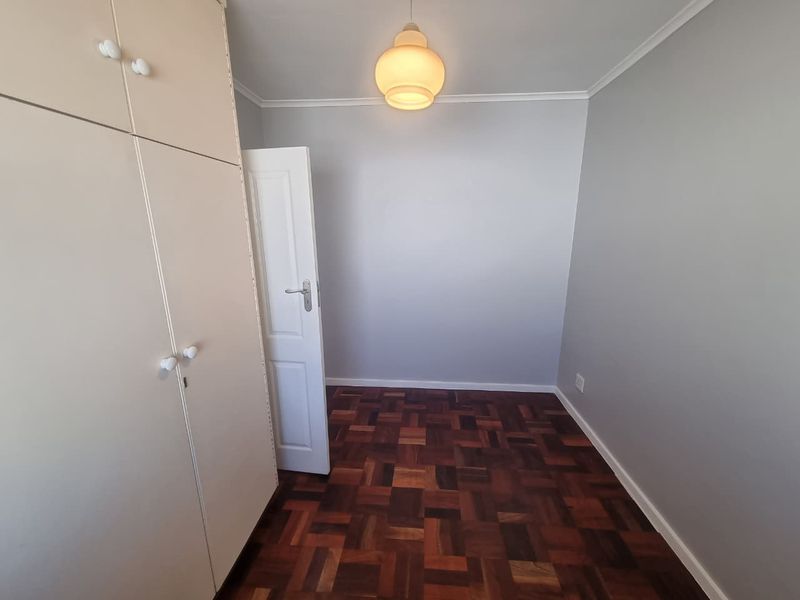 Refurbished Unfurnished 2-Bedroom Apartment To Rent in Newlands - Photo 10