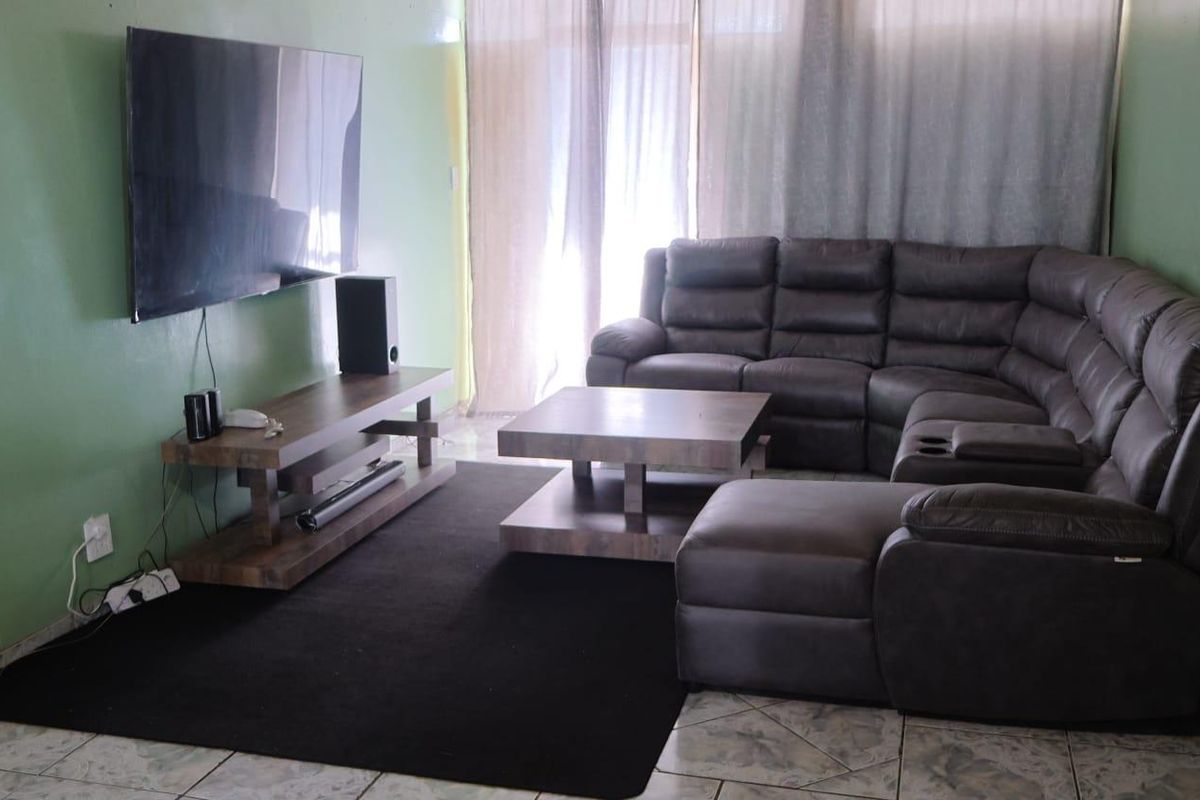 Spacious 2-Bedroom Apartment in Kempton Park CBD - Photo 4