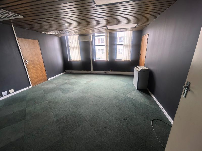 35m2 space available to let - Photo 6