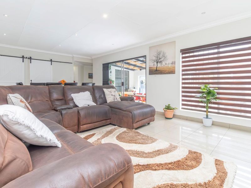 Style, Space & Sophistication – The Perfect Family Haven on a Prime Stand in Little Falls - Photo 10