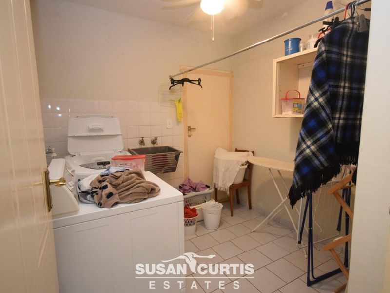 4 BEDROOM HOUSE WITH 4 FLATS FOR SALE IN HAGE HEIGHTS - Photo 6