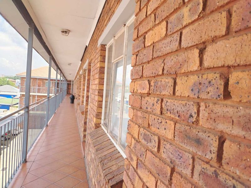 A BLOCK OF FLATS FOR SALE - Photo 8