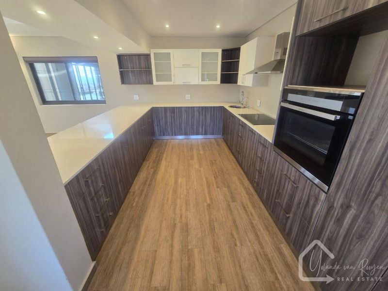 !!️UNMATCHED ELEGANCE UNDER ONE ROOF!!️ - Photo 9