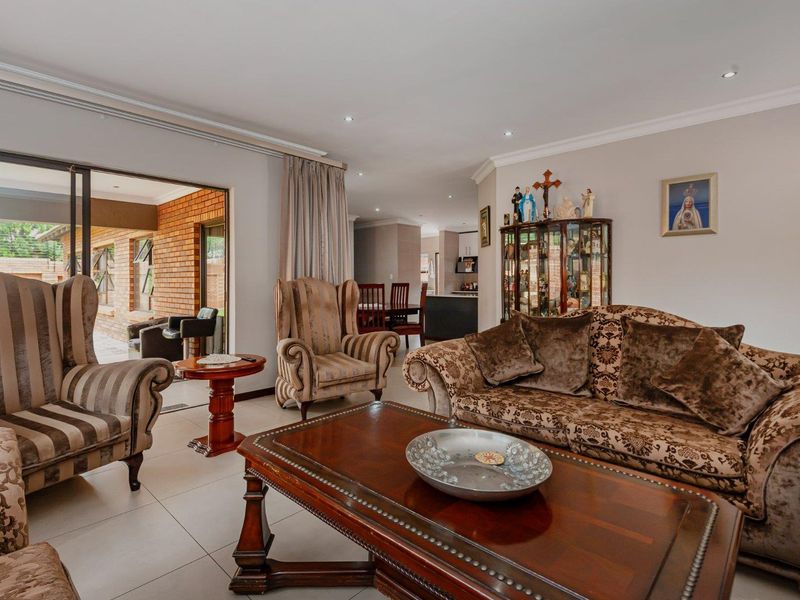 3 Bedroom House for Sale in New Redruth - Photo 6