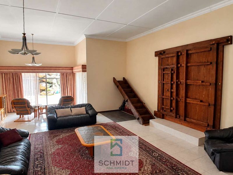 5 Bedroom Home FOR SALE in Klein Windhoek : N$11 000 000.00 excl costs - Photo 8
