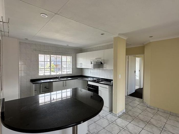 Property #2357465, Townhouse For Sale in Eden Glen