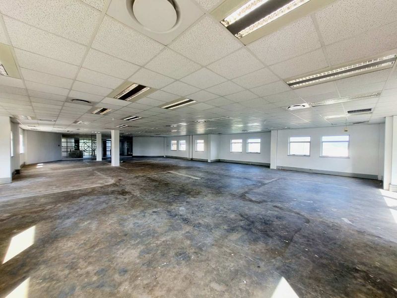 309m2 First-Floor Office in Illovo Sugar Park – Secure, Accessible, and Move-In Ready - Photo 9