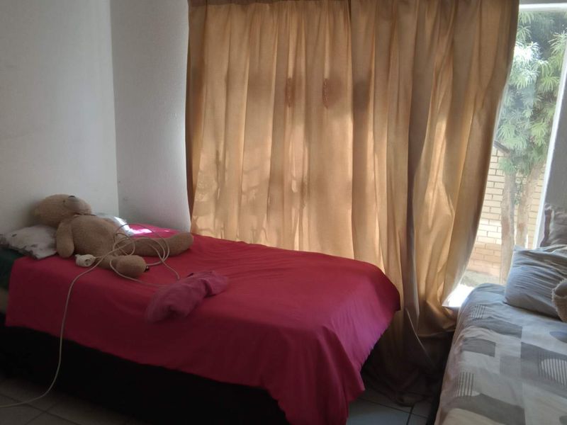 INVESTORS DREAM OR BEGINNERS R895 000 - Photo 9