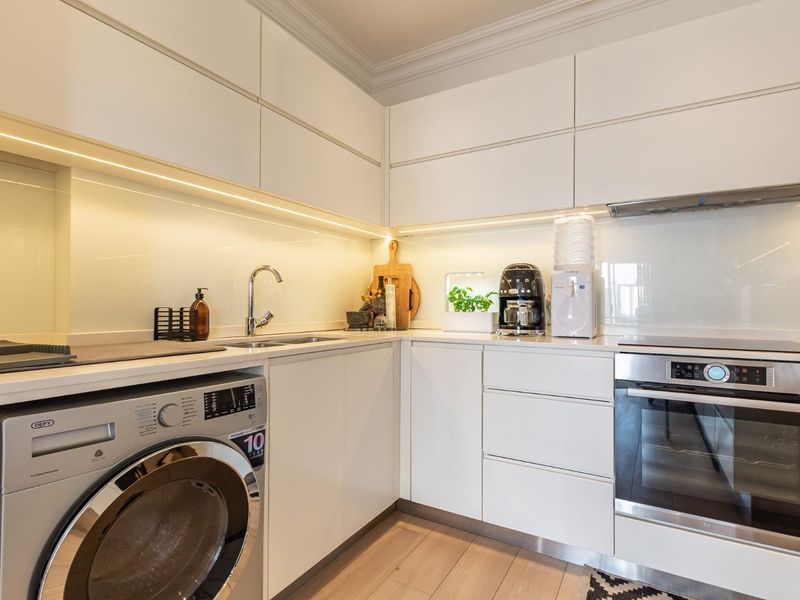 Modern Elegance In Prime Location - Photo 7