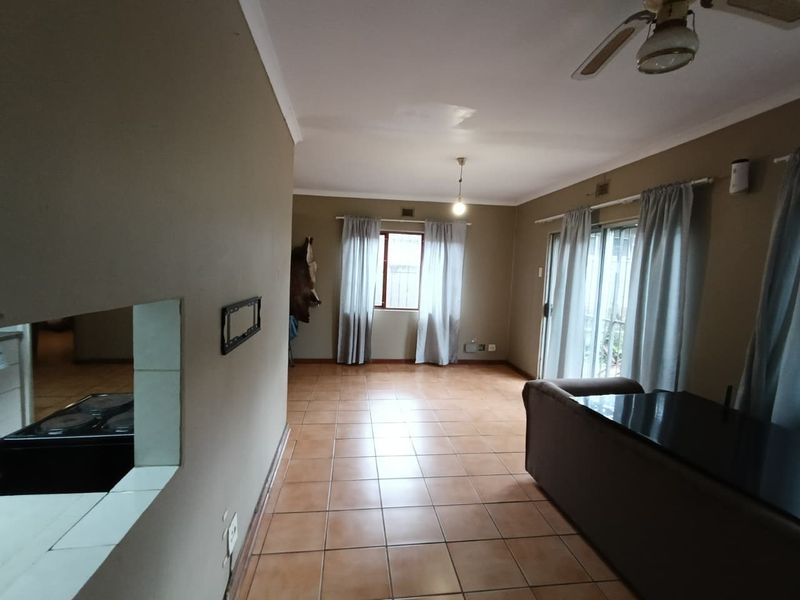 To Rent - Two Bedroom cottage |  01 June 2026 - Photo 9
