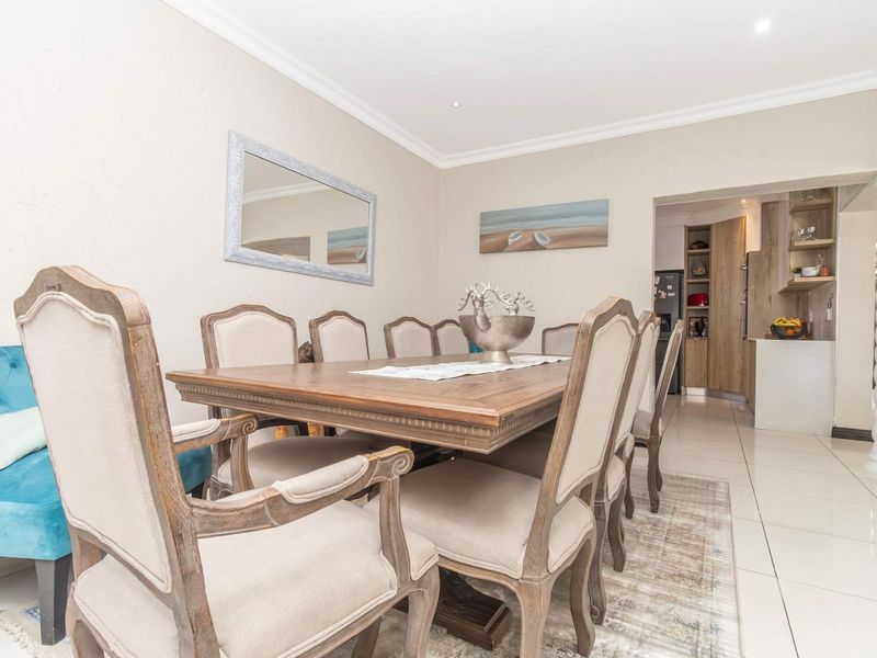 4 Bed, 4 bath and study home in Pinehaven. - Photo 8